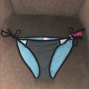 NWT STRING BIKINI BOTTOMS